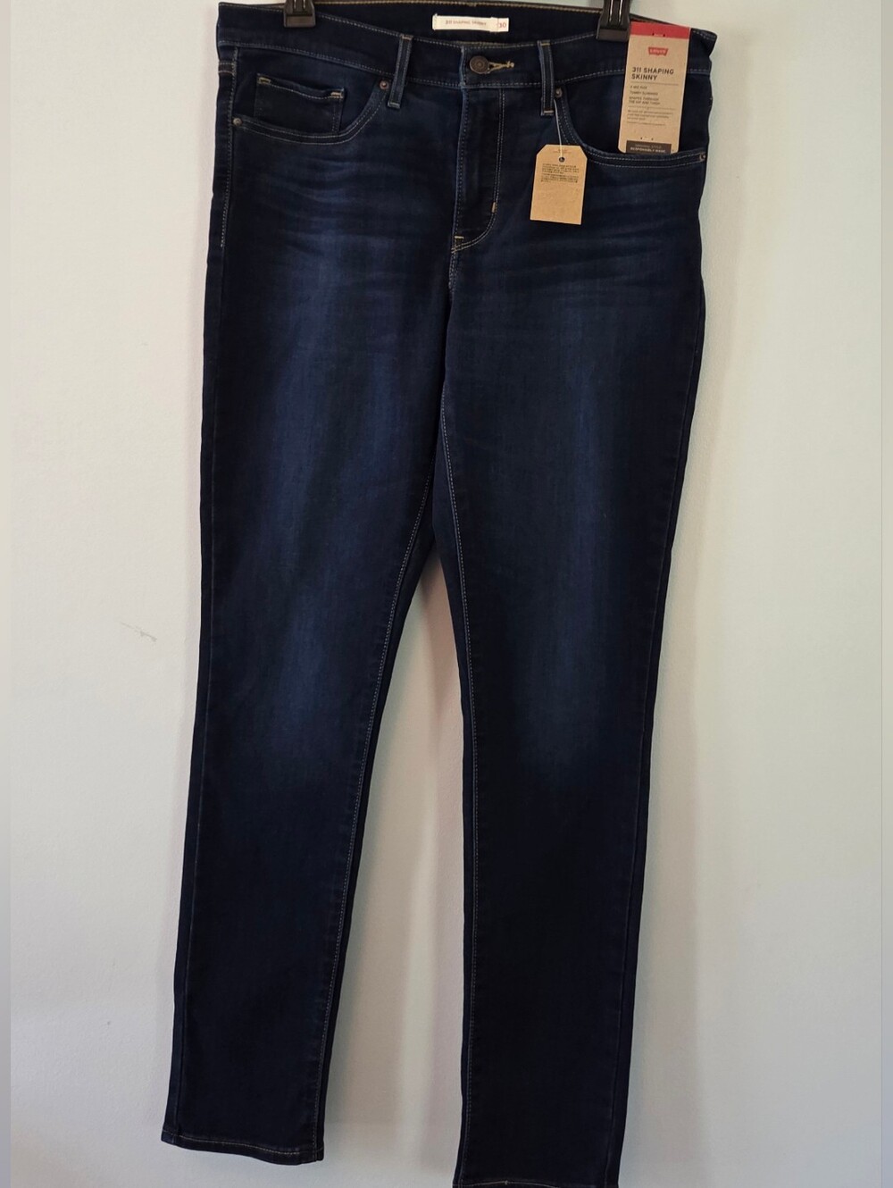 Levis Women's 311 Shaping Skinny 30 Mid Rise Dark Wash Jeans (NWT)